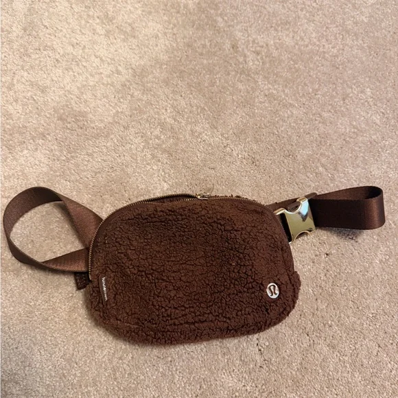 Lululemon Brown Sherpa Belt Bag - Picture 1 of 3